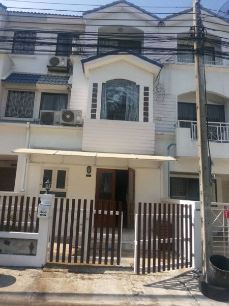 ให้เช่า-ด่วน-ทาวน์โฮม3ชั้น-25ตรว-3ห้องนอน-3ห้องน้ำ-อยู่ถ-พระราม9-ซ-43-ใกล้ห้างเดอะไนน์