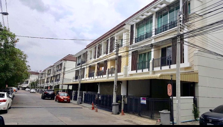 ขาย-ด่วน-บ้านกลางเมือง-ลาดปลาเค้า79เพียง399ล้าน