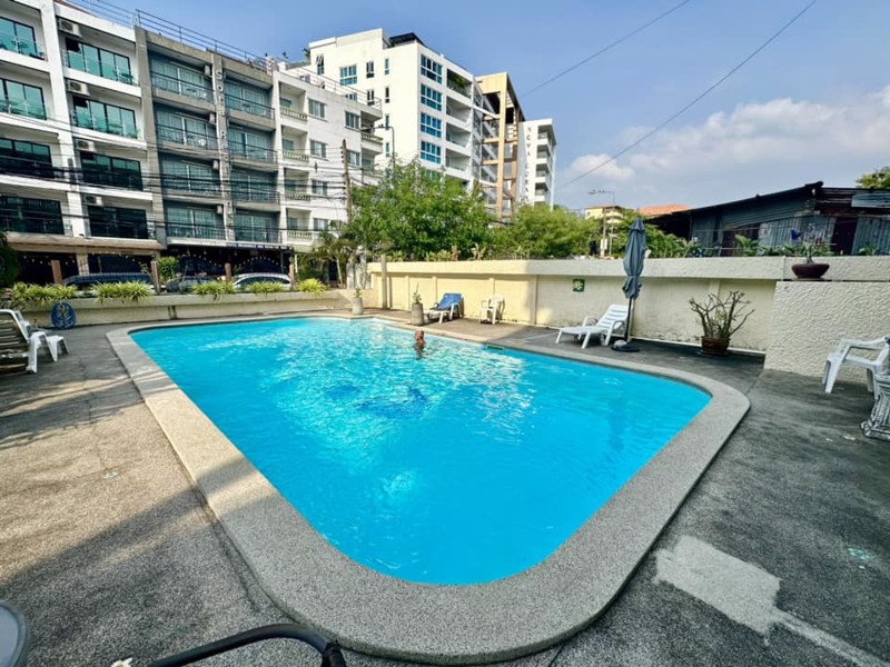 ขายด่วน-ขายถูก-ฮอลิเดย์คอนโดวิว-พัทยา