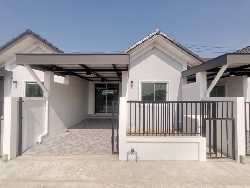 บ้านทาวน์โฮม ชั้นเดียว 2 ห้องนอน 1 ห้องน้ำ