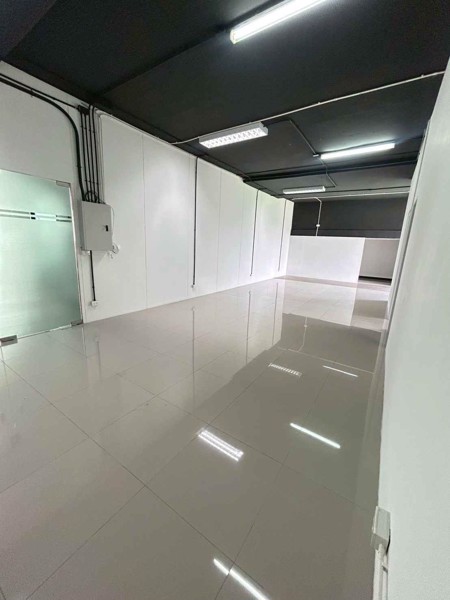 Office for rent หลายขนาด 75-300 ตร.ม. ราคา 280 บาท/ตร.ม ย่านสาทร ถ.นนทรี นราธิวาส ใกล้ BRT โลตัส