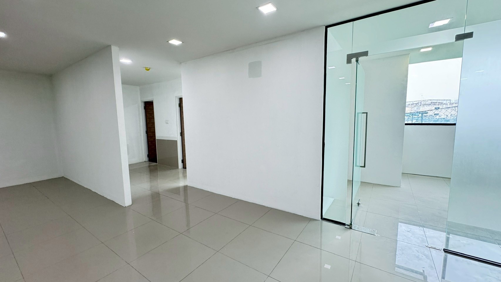 พื้นที่สำนักงานให้เช่า-100-300-ตรม-สิ่งอำนวยความสะดวกพร้อม-จดทะเบียนบริษัทได้-ย่านพระราม-3-ใกล้