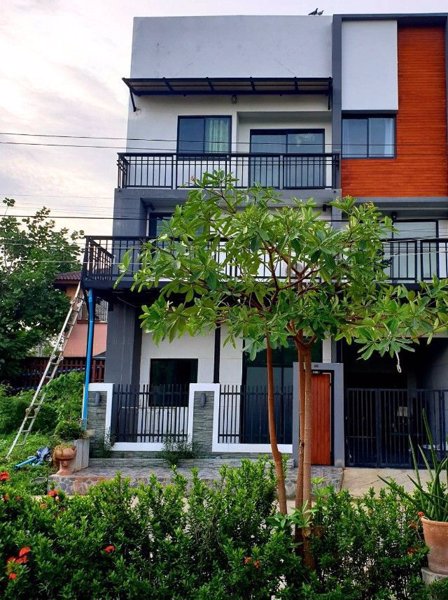 ขาย-ให้เช่า-ทาวน์โฮม-3-ชั้น-หลังมุม-มเมืองทองการ์เด้น-ริว่า-วิลล่า-ซอยพัฒนาการ-69-สภาพดี