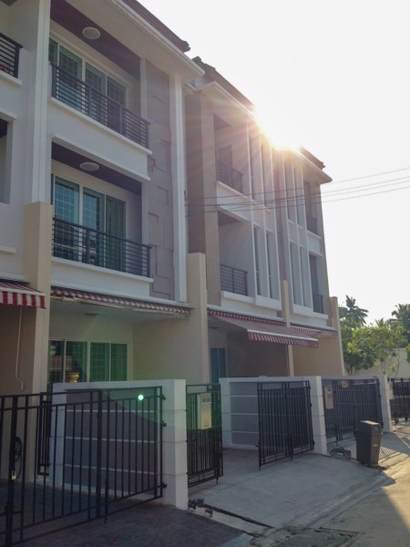 ให้เช่า-ทาวน์โฮม-3-ชั้น-มบ้านกลางเมือง-สาทร-ตากสิน2-ใกล้รถไฟฟ้า-สภาพดี-เฟอร์ครบ-พร้อมอยู่