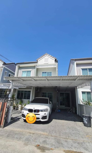 บ้านแฝด-the-village-บางนา-กม10-ดีไซน์ผนังบ้านไม่ติดกัน-เฟอร์นิเจอร์ครบ-ราคา-30000