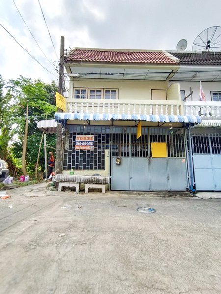ขาย-ทาวน์เฮ้าส์-2-ชั้น-ถนนลาดพร้าว-101-แยก-32-พร้อมเข้าอยู่