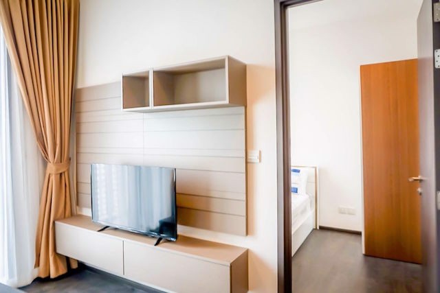 edge-sukhumvit-23-nice-room-full-furnished-15fl-close-bts-asoke