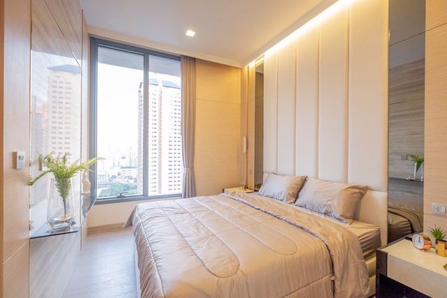 the-esse-asoke-fully-furnished-beautiful-view-ready-to-move-in-asoke-bts