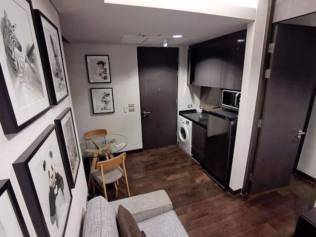 the-lumpini-24-beautiful-clean-private-room-17th-floor-bts-phrom-phong