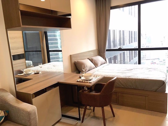 ashton-chula-silom-fully-furnished-ready-to-move-in-mrt-sam-yan