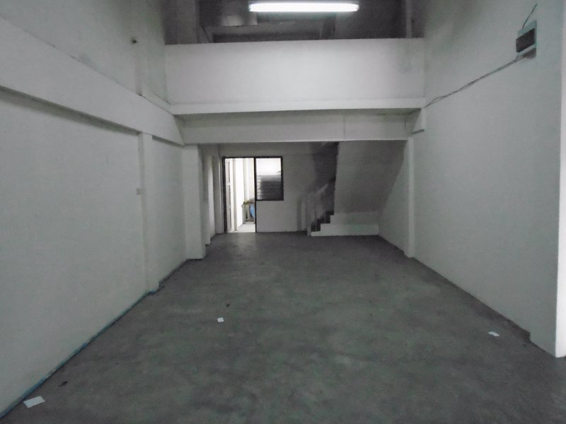 ให้เช่า-อาคารพาณิชย์-45-ชั้น-2-คูหาตีทะลุกัน-ติดถนนรามอินทรา-109-ทำเลดี