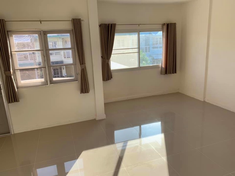 ให้เช่าทาวน์โฮม-หมู่บ้านรติรมย์-4-ราชพฤกษ์-สวนผัก