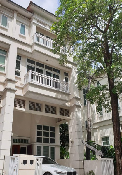 ขายบ้านทาวน์โฮม-ซสุขุมวิท-54-ใกล้-bts-อ่อนนุช-ใกล้ทางด่วน-ใกล้ห้างสรรพสินค้า