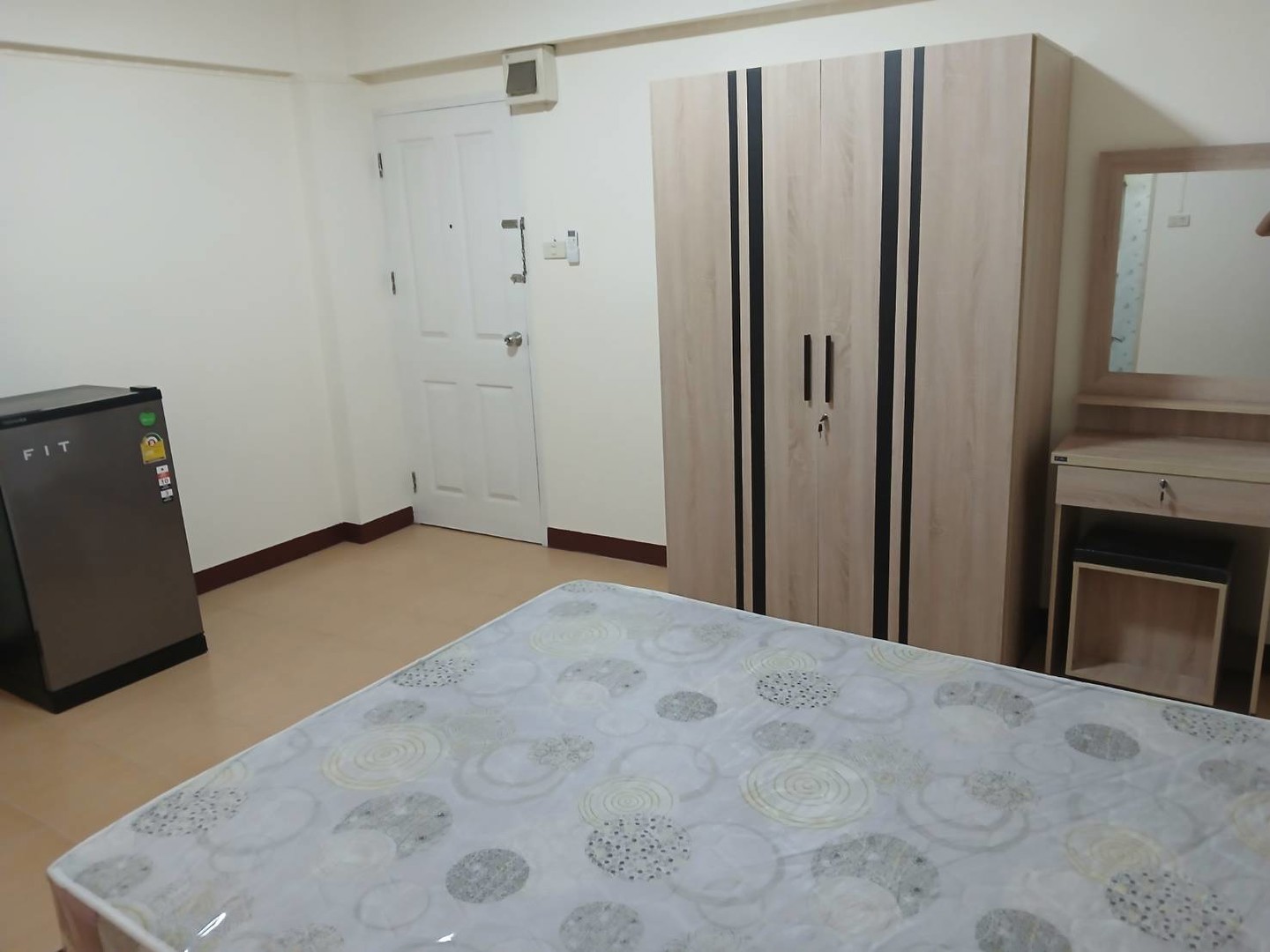 kเรสซิเด้นท์เปิดใหม่ให้เช่า-22-ตรม-ติดรถไฟฟ้ารามอินทรากม4-อาคารสีรุ้งพร้อมเฟอร์