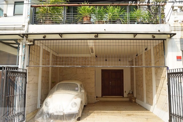 ให้เช่าทาวน์โฮม-3-ชั้น-ใกล้-bts-เพลินจิต-ถนนวิทยุ-เฟอร์บางส่วน