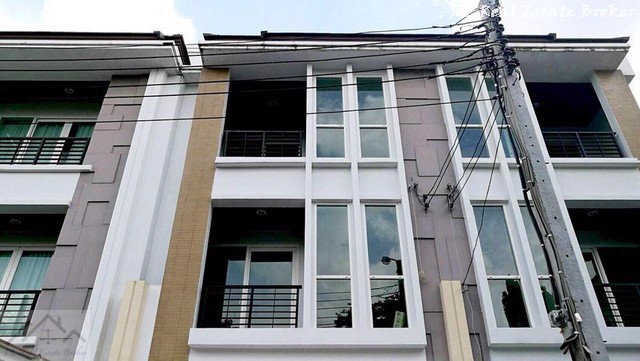 ให้เช่าทาวน์โฮม-3-ชั้น-บ้านกลางเมือง-urbanion-พระราม9-ลาดพร้าว-ใกล้เลียบด่วน