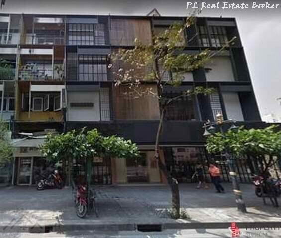 ให้เช่าอาคารพาณิชย์-3ชั้นครึ่ง-ติดถนนย่านสุขุมวิท-ใกล้btsทองหล่อ-เหมาะทำโชว์สินค้า-คลีนิค-โฮสเทล