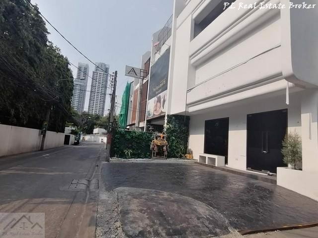 ขายอาคาร-4-ชั้น-หลังมุม-580-ตรม-สุขุมวิท-35-ใกล้-bts-พร้อมพงษ์-หลังเอ็มควอเทียร์