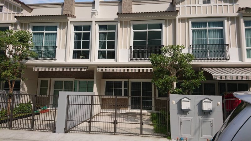 ขายด่วนทาวน์โฮมใกล้เมกาบางนา-หมู่บ้านอินดี้4-บางนา-กม7