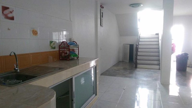 ให้เช่าบ้านทาวน์โฮม-3-ชั้น-ประดิษฐ์มณูธรรมซอย3