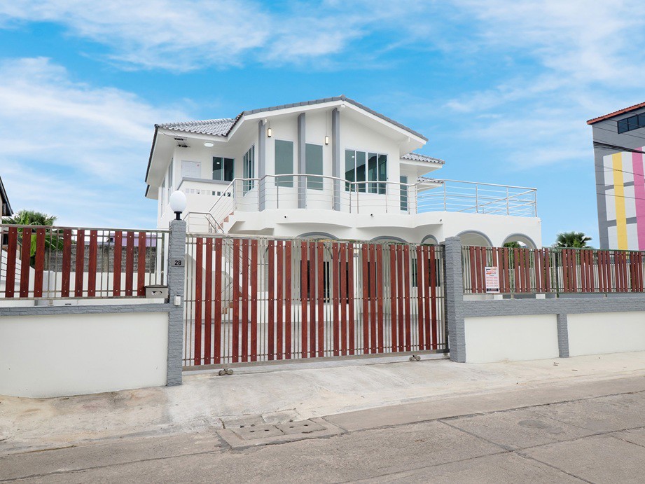 ขายบ้านเดี่ยว-2-ชั้น-117-ตรว-ซอยตลับทอง2-เอกชัยพระราม2-7นอน-5น้ำ-หลังใหญ่-ทำเลดี-เข้าซอยเพียง30ม