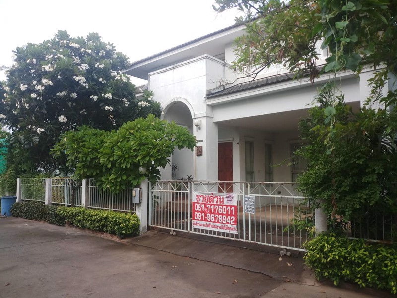 ขายบ้านเดี่ยวสองชั้นใกล้บึงแก่นนคร