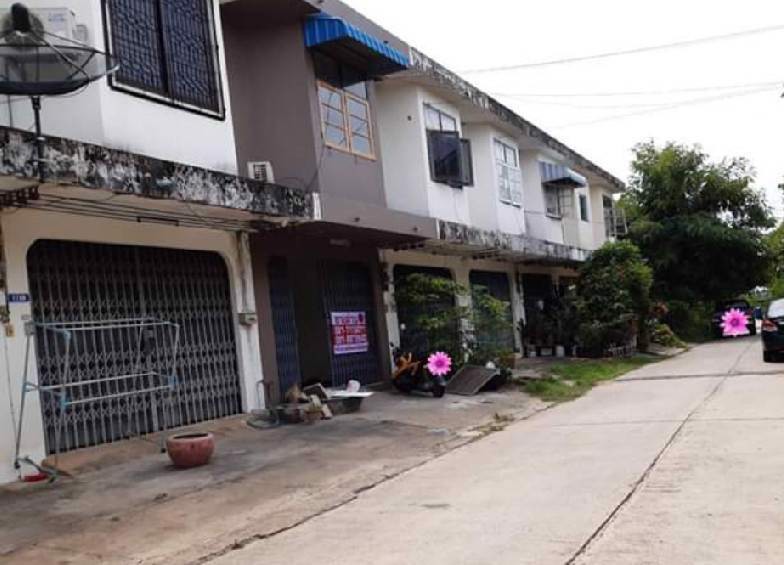 ขายทาวเฮ้า-2ชั้น-มิตรภาพซ9-ใกล้สี่แยกสามเหลี่ยม