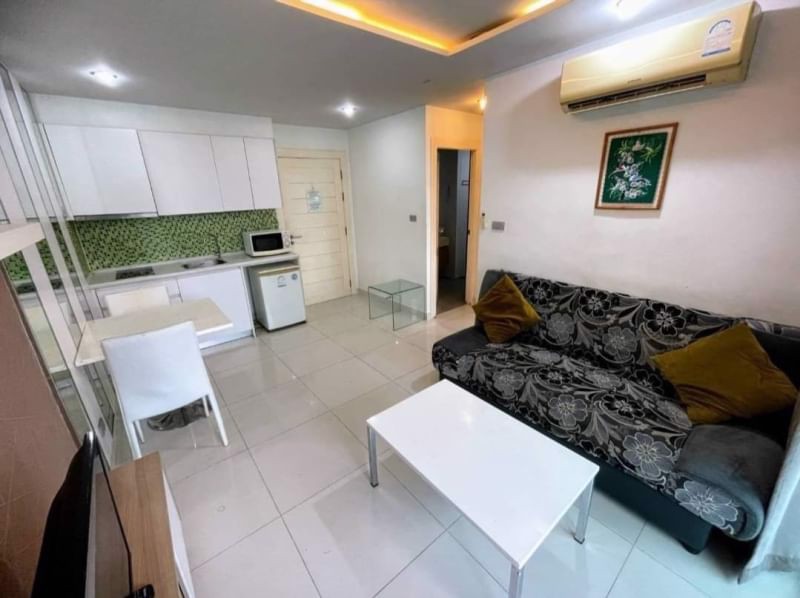 Ready for move in with fully furnished pool side view at Amazon Residence jomtien pattaya