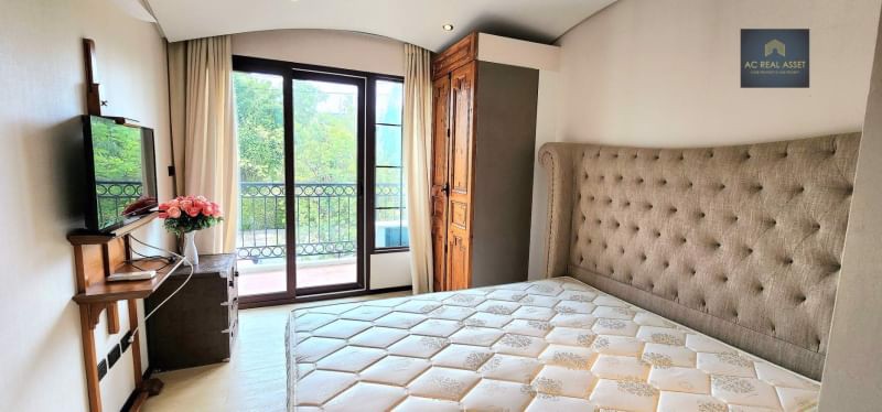 เวเนเชี่ยน-ซิกเนเจอร์-คอนโด-รีสอร์ท-ห้องสตูดิโอ-วิวริมสระน้ำ-ตกแต่งพร้อมเข้าอยู่-ใกล้หาดจอมเทียน