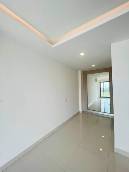 ❗best-price❗-big-1-bedroom-apartment-on-the-8th-floor-with-a-city-view-in-the-laguna-beach-resort