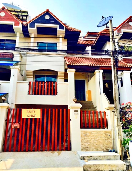 ให้เช่า-ทาวน์โฮม-royal-nakarin-villa-สุขุมวิท77-อ่อนนุช46-ตกแต่งใหม่-30ตรว-4นอน-ใกล้-bts-อ่อนนุช