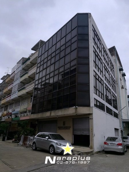 62112645-ให้เช่าอาคารพาณิชย์-4-ชั้นครึ่ง-หลังมุม-ขนาด-28-ตรว-ซอยสาธุประดิษฐ์-35