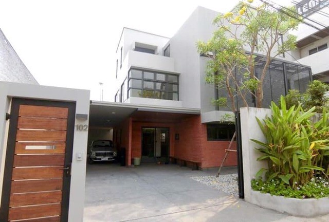 hs264ขายบ้านเดี่ยว-3-ชั้น-เนื้อที่-59-ตรวซอยประดิษฐ์มนูธรรม-7ตกแต่งสวยสไตล์โมเดิร์น