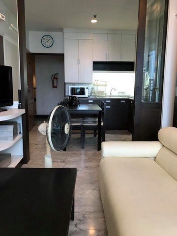 s35077-ให้เช่าคอนโดสาทรเฮ้าส์-2นอน-1น้ำ-ใกล้สีลม-ติดทางขึ้นbts